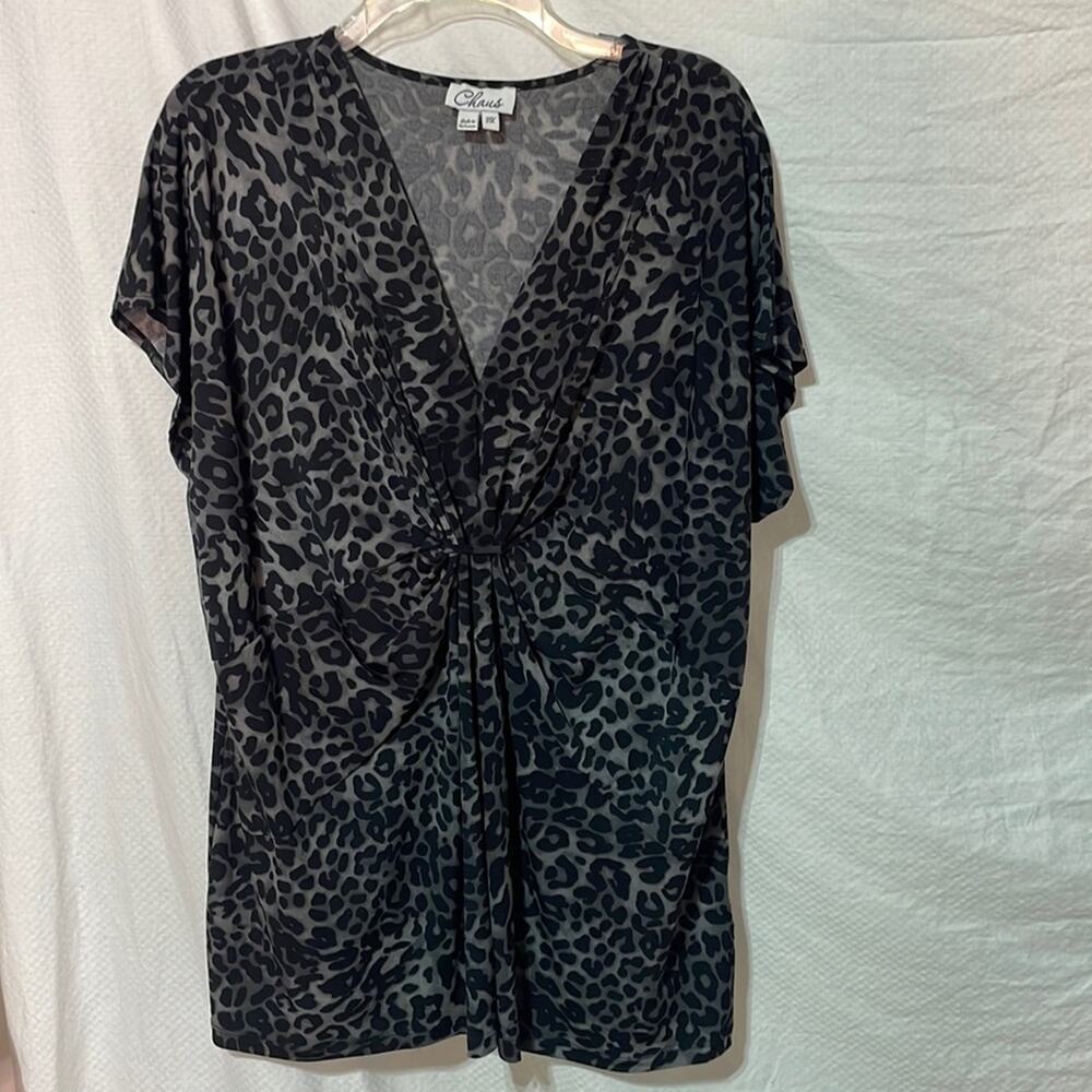Chaus 3x black grey animal print polyester spandex top cap sleeve euc